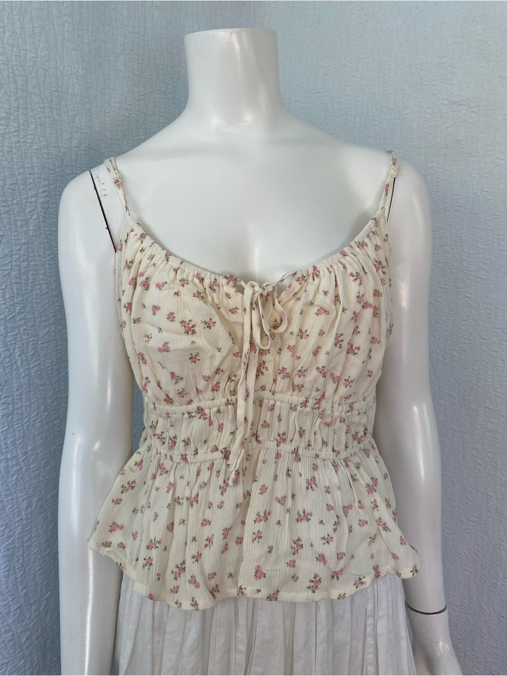 Lovesick Torrid NWT Cream Floral Smocked Peplum Cami